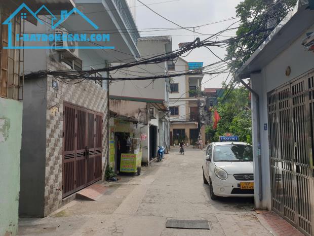 Cho thuê nhà ngõ ô tô tránh làm Kho,  Phố Tựu Liệt 3.5 tầng, 2 ngủ, 35m2, 7.5 triệu - 3