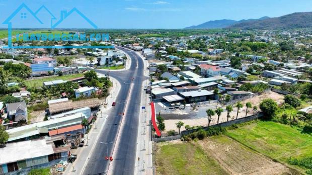 Mặt tiền tỉnh lộ 44B khu trung tâm long điền đang kinh Doanh DT: 1750m2 giá : 12 tỷ - 2