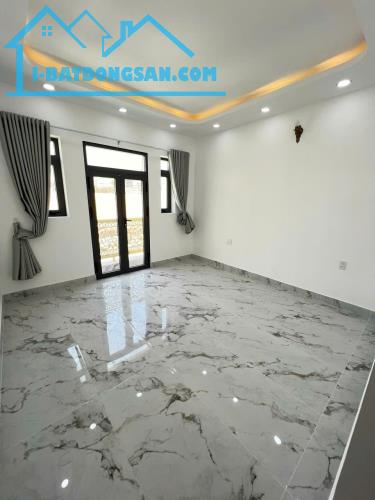 Bán Nhà Hẻm Xe Hơi 7m 1 Trệt 1 Lửng 3 Lầu Gần Chợ Lê Văn Quới - 1