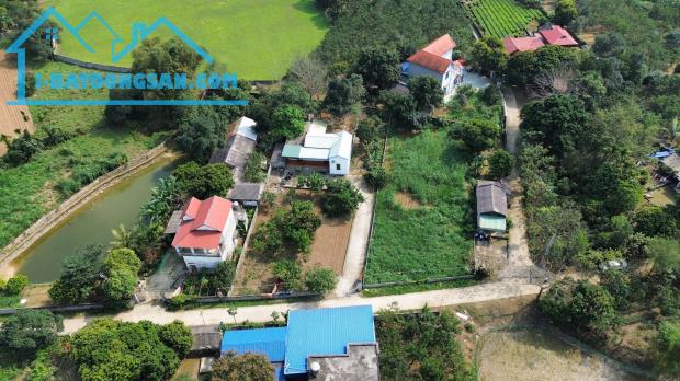 Bán 700M_400M thổ cư bám đường BT 2oto tránh_gần QL21A khu nghỉ dưỡng_Lạc Thuỷ Hoà Bình