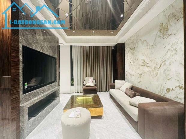Lâm Hạ, Long Biên, 60m2, MT6m, 5 tầng, lô góc, ô tô tránh, kinh doanh, giá 13 tỷ