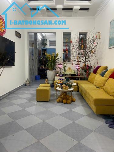 Cho thuê nhà ngõ 213 Phố Giáp Nhất, 5 tầng, 43m2, 4 ngủ, 16 Triệu