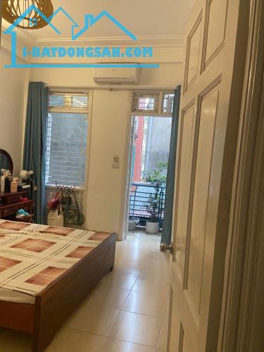 Cho thuê nhà ngõ 213 Phố Giáp Nhất, 5 tầng, 43m2, 4 ngủ, 16 Triệu - 3