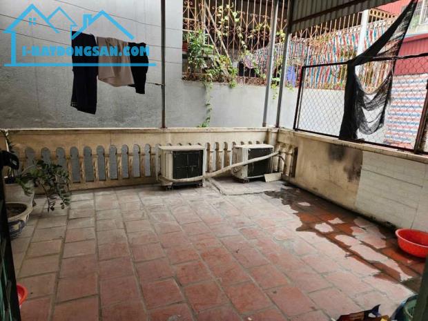 Cho thuê nhà ngõ Tôn Thất Tùng 15m ra Phố 4 tầng x 40m2, 4 ngủ, 15 Triệu/th - 4