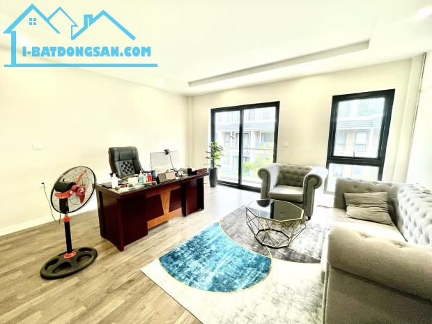 🏡 BÁN NHÀ  PHỐ TRUNG KÍNH TO, Cầu Giấy: 68m2, Mặt tiền 12m, lô góc - VỊ TRÍ ĐẮC ĐỊA - KD
