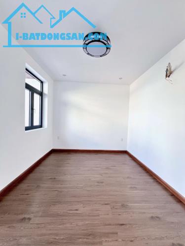 NHÀ 2 MẶT HẺM•DIỆN TÍCH KHỦNG•NGAY KDC Tên Lửa🚀 . 6,2 tỷ . 🚗Cách Mặt Chỉ 2 Căn.
