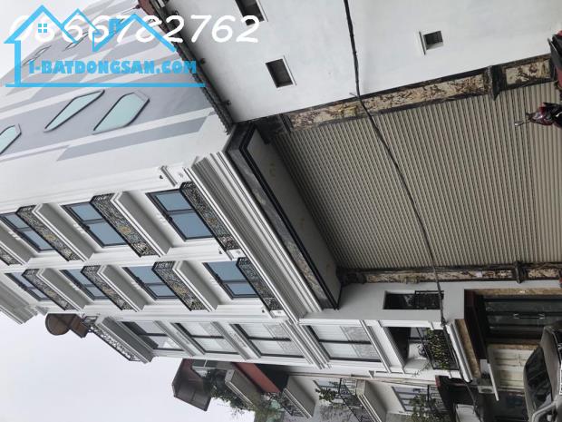BÁN TÒA NHÀ VP PHÂN LÔ-ÔTÔ TRÁNH-VỈA HÈ VIP-CẦU GIẤY-100m2x8T-TM-GARA OTO-KD-4X TỶ
