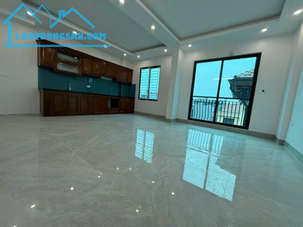 Bán Nhà Thụy Phương - 6 Tầng mới đẹp  – Thang Máy Nhập Khẩu – Khu Vực Phát Triển Mạnh, Khô