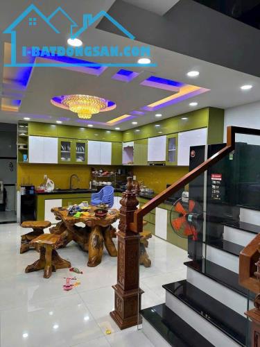 MẶT PHỐ NGUYỄN THÁI HỌC- ĐỐNG ĐA- 45m2-MT 7m 15 tỷ - 2