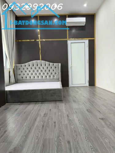 Cần bán nhà Đội Cấn Lô Góc cực Thoáng Nội thất tiện lợi vào ở ngay
36m x 4 tầng 8,8 tỉ - 2