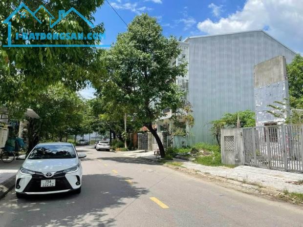 Bán đất 180m2 mặt tiền đường Phạm Văn Thanh, KQH Đông Nam Thuỷ An, cạnh Showroom ôtô Mazda - 1