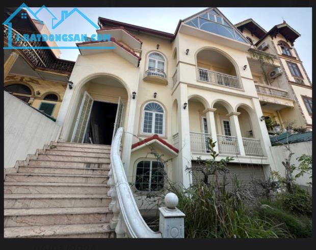 Cần bán gấp nhà Âu Cơ diện tích 370m, 4tầng thang máy.