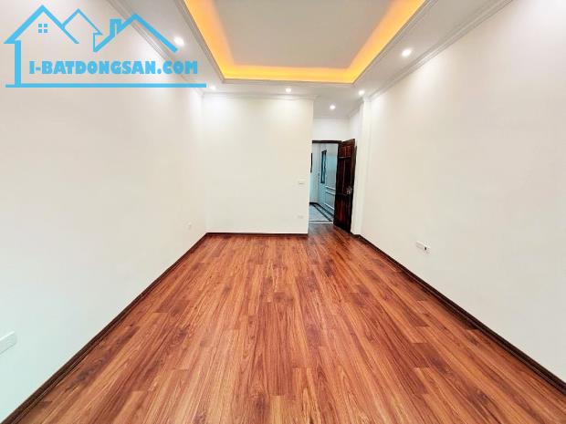 Lê Hồng Phong – Hà Cầu , 35 m2 *5T , XÂY MỚI – THANG MÁY – Ô TÔ QUA NHÀ , 10 tỷ