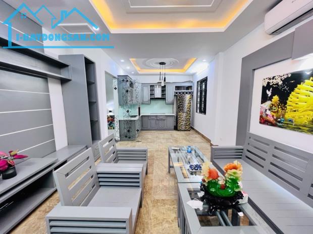 BÁN NHÀ QUAN NHÂN, 43M², 6 TẦNG - CĂN GÓC 2 MẶT NGÕ, VÀI BƯỚC RA PHỐ.