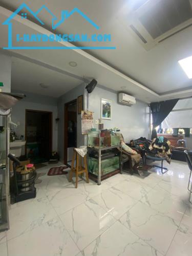 BÁN NHÀ HXT HƯƠNG LỘ 2, Bình Tân 3 tầng 160m2 (8x20). Nhà đẹp ở ngay. Giá chỉ 11 tỷ - 2