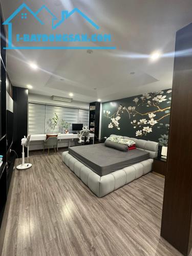 Phân lô Nguyễn Sơn, Long Biên, 40m2, 6 tầng thang máy, MT4.2m, ô tô, ngõ thông, giá 9.6 tỷ