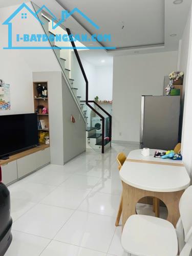 Cần bán gấp nhà MT đường số 31 P.5 Q.8. 52.1m2 nở hậu. Khu VIP. Giá chỉ 7tỷ. - 2