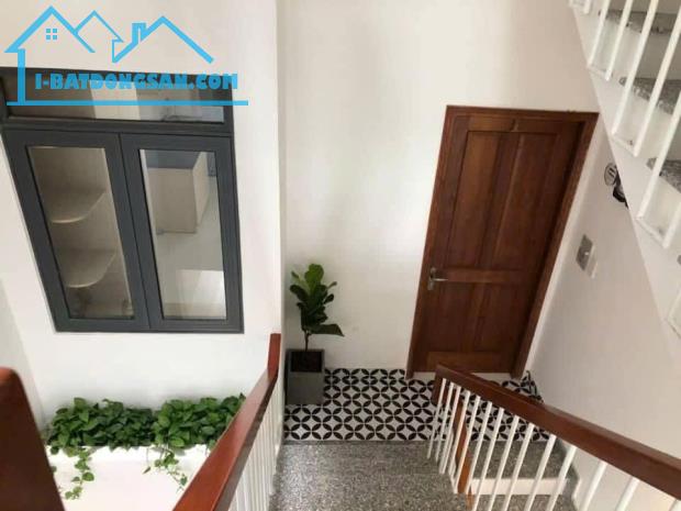 BÁN CHDV ĐỐI DIỆN AEON TÂN PHÚ – HẺM XE HƠI THÔNG – 8 PHÒNG CHO THUÊ – GIÁ 9.XĐ - 2