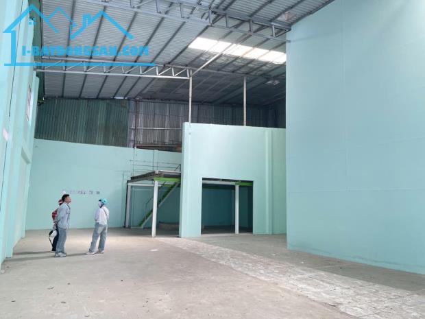 Bom Tấn nhà xưởng ngay chợ Bình Thành hẻm 1 trục xe tải 342m2,2Tầng Nhỉnh 11 tỷ - 2