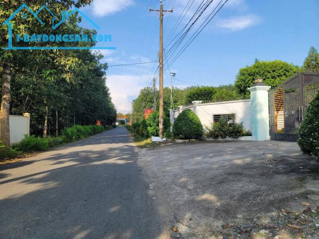Bán 5200m2 góc 2 mặt tiền đường nhựa xã Bình Lợi, Vĩnh Cửu. Có 600m thổ cư. Giá 4 triệu/m2