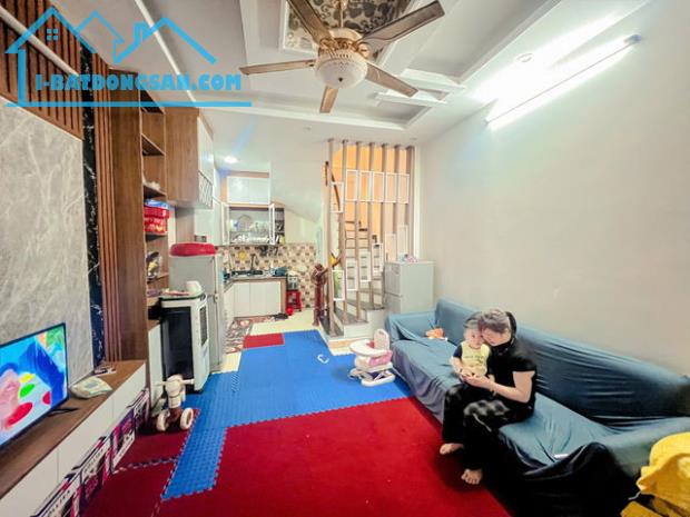 NHÀ ĐẸP Ở NGAY - LÔ GÓC - KHU DÂN TRÍ CAO - Ô TÔ ĐỖ CỔNG - TƯƠNG LAI RỘNG MỞ - 2