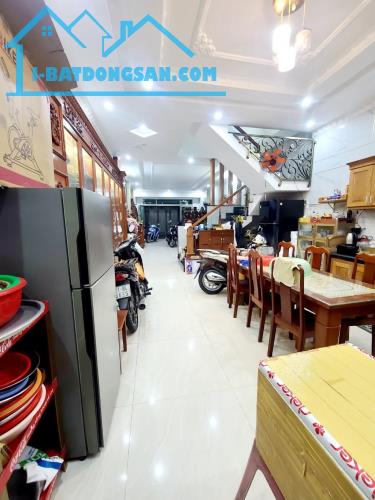 Nhà đẹp 3 tầng, Lê Văn Việt, 86m2, ngang 5m nở hậu, xe hơi trong nhà, 7.4 tỷ - 1