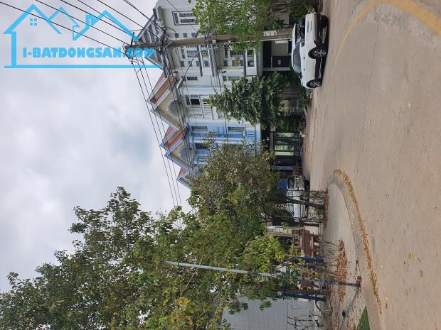 Nhà Mặt Tiền long trường q9 vừa ở vừa kinh doanh. 105m. giá rẻ hơn khu vực. 6.9 tỷ.bớt