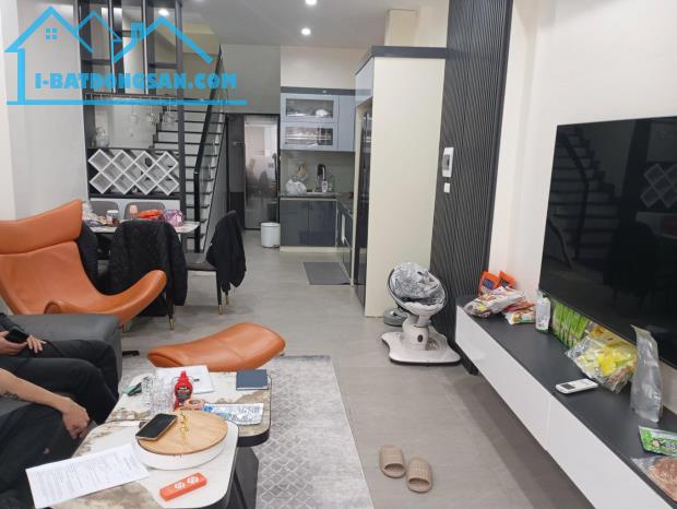 🏡 Nguyễn Văn Cừ - Long Biên - 39m2 - 11,6 tỷ - Dân xây - Ô tô - Đầu phố - 1