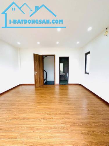 Cực hiếm. Bán nhà mới lô góc Bát Khối Long Biên 34m 6T MT5m 6.45 tỷ ô tô vào nhà - 4