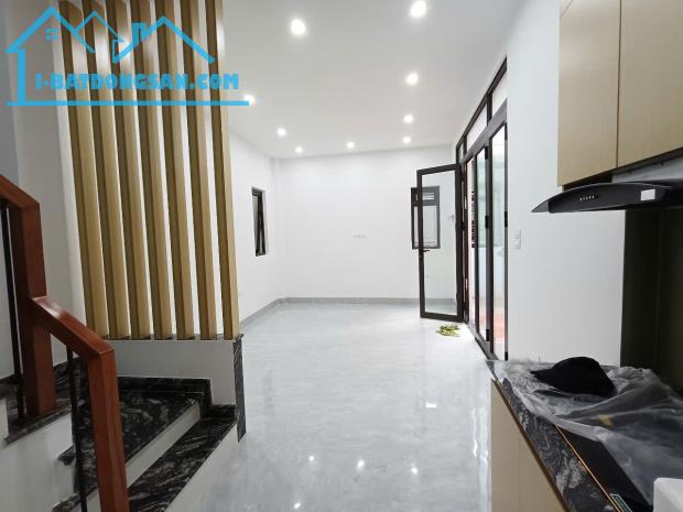ĐỨC GIANG NHÀ  DÂN MỚI XÂY 37 M 6TANG THANG MÁY  Ô TÔ VAO NHÀ - 1