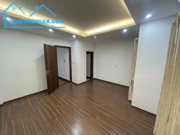 ĐỨC GIANG NHÀ  DÂN MỚI XÂY 37 M 6TANG THANG MÁY  Ô TÔ VAO NHÀ - 3