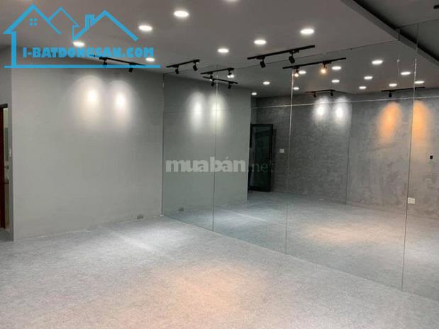 Top nhà vị trị đẹp 5.2 x 10m 1 trệt 4 lầu Trương Định Quận 3 TP.HCM - 3