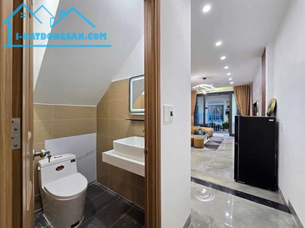 Nhà đẹp cạnh ĐH Duy Tân, Nguyễn văn Linh, Hải Châu nhỉnh 3 tỷ