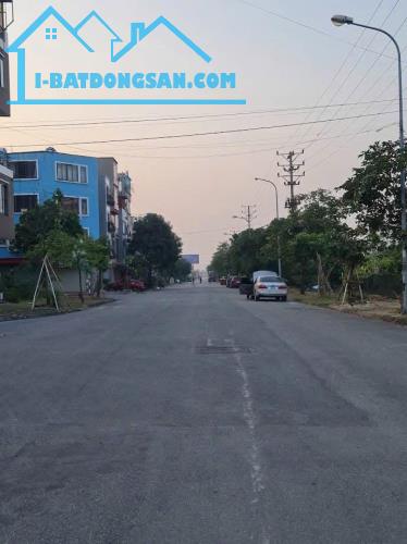 Bán mảnh đất TĐC Trâu Quỳ đối diện khu Shophouse TQ5 cực đẹp