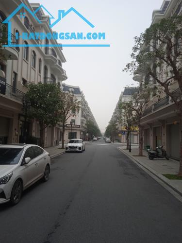 Bán Biệt thự Vinhomes Wonder City, Hùng Đông 19, Đối diện Vincom Mega Mall
