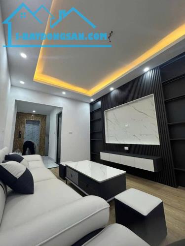 QUANG TIẾN ĐẠI MỖ - OTO ĐỖ 6 TẦNG THANG MÁY - GIÁ CHỈ CÓ NHỈNH 7 TỶ NHỎ - 1