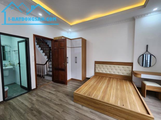 BÁN NHÀ Đào Tấn, 43mx6T, thang máy, chỉ 8,8 tỷ.