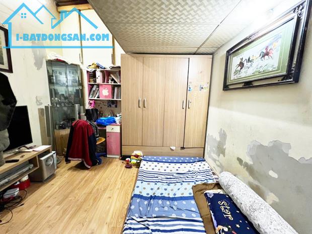 BÁN GẤP 3,2 TỶ CÓ NHÀ LÔ GÓC 3 THOÁNG HAI BÀ TRƯNG 22m2, 3 BƯỚC RA MẶT PHỐ, SỔ VUÔNG NÉT - 2