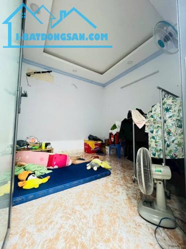 Bán nhà HXH 50m2 (4.5x11m) 3PN, KHÔNG QH, SÁT VÁCH Q7, chỉ 3.79 TỶ - 4
