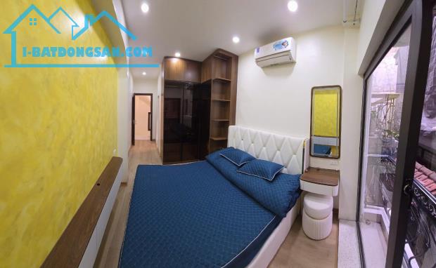 Bán nhà Hoàng Hoa Thám lô góc vài bước ra phố nhà đẹp ,trước nhà rộng rãi 25m 5 tầng giá 5 - 2