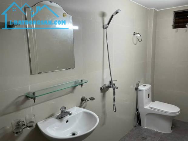 Cho thuê nhà ngõ kinh doanh phố Cầu Giấy 25m x 4 tầng, giá 14tr/tháng