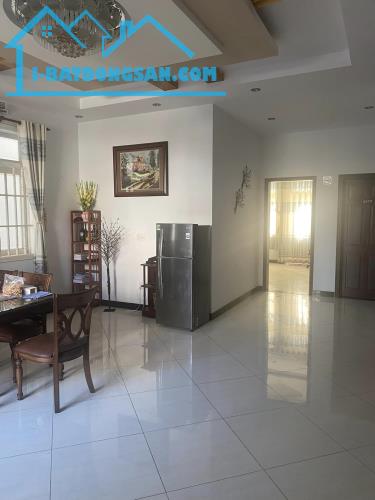 Bán biệt thự 1 trệt 3 lầu đường Lê Hồng Phong, phường 8 - 3