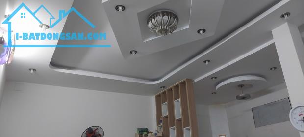 ♣ Nhà kiệt Thẳng gần Nguyễn Tất Thành gần Lê Độ, Ô tô đậu vài bước, 44m2, ngang6m, 2 - 2