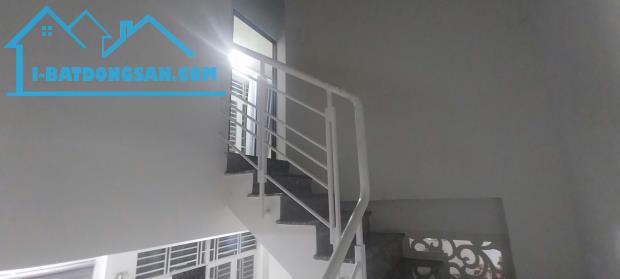 ♣ Nhà kiệt Thẳng gần Nguyễn Tất Thành gần Lê Độ, Ô tô đậu vài bước, 44m2, ngang6m, 2 - 4