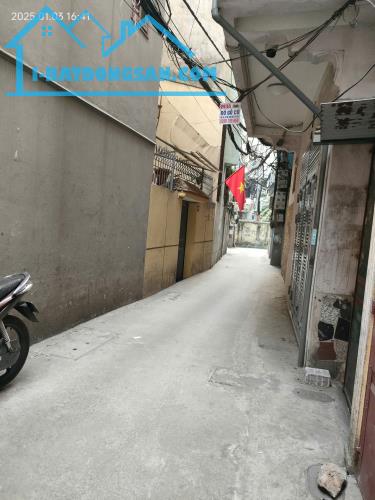 Nợ tiền bán gấp Chùa Quỳnh 18m/20mT2, 3 tầng, mặt tiền 2.7, 4.2 tỷ Hai Bà Trưng.