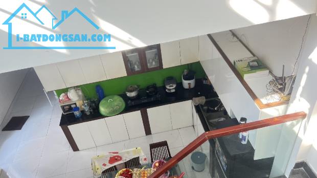 Bán nhà 3 tầng, 125m2, hẻm 5m thông, oto ngủ sân nhà , Nở hậu tài lộc. - 2