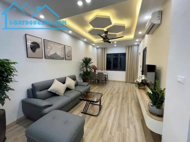 Bán nhà Đào Tấn-DT 80 m2-VỪA Ở VỪA KINH DOANH, Ô TÔ TRÁNH, 10M RA MẶT PHỐ.