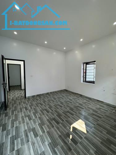 Bán nhà 2 tầng sạch đẹp ngõ 422 Tô Hiệu - 3