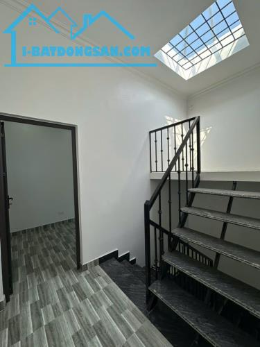 Bán nhà 2 tầng sạch đẹp ngõ 422 Tô Hiệu - 1