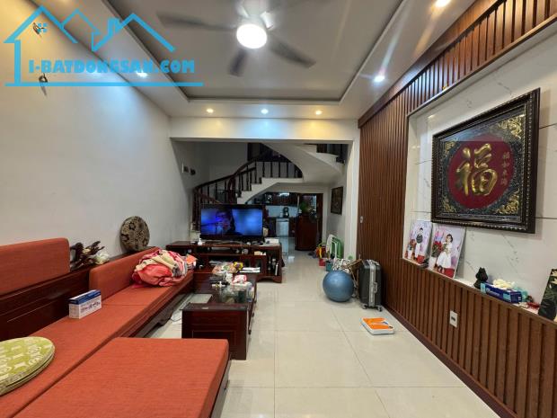 Nhà riêng 67mx 3.5 tầng Tuyến 2 đường Thiên Lôi Ngõ 4m. Giá chỉ 3.5 tỷ